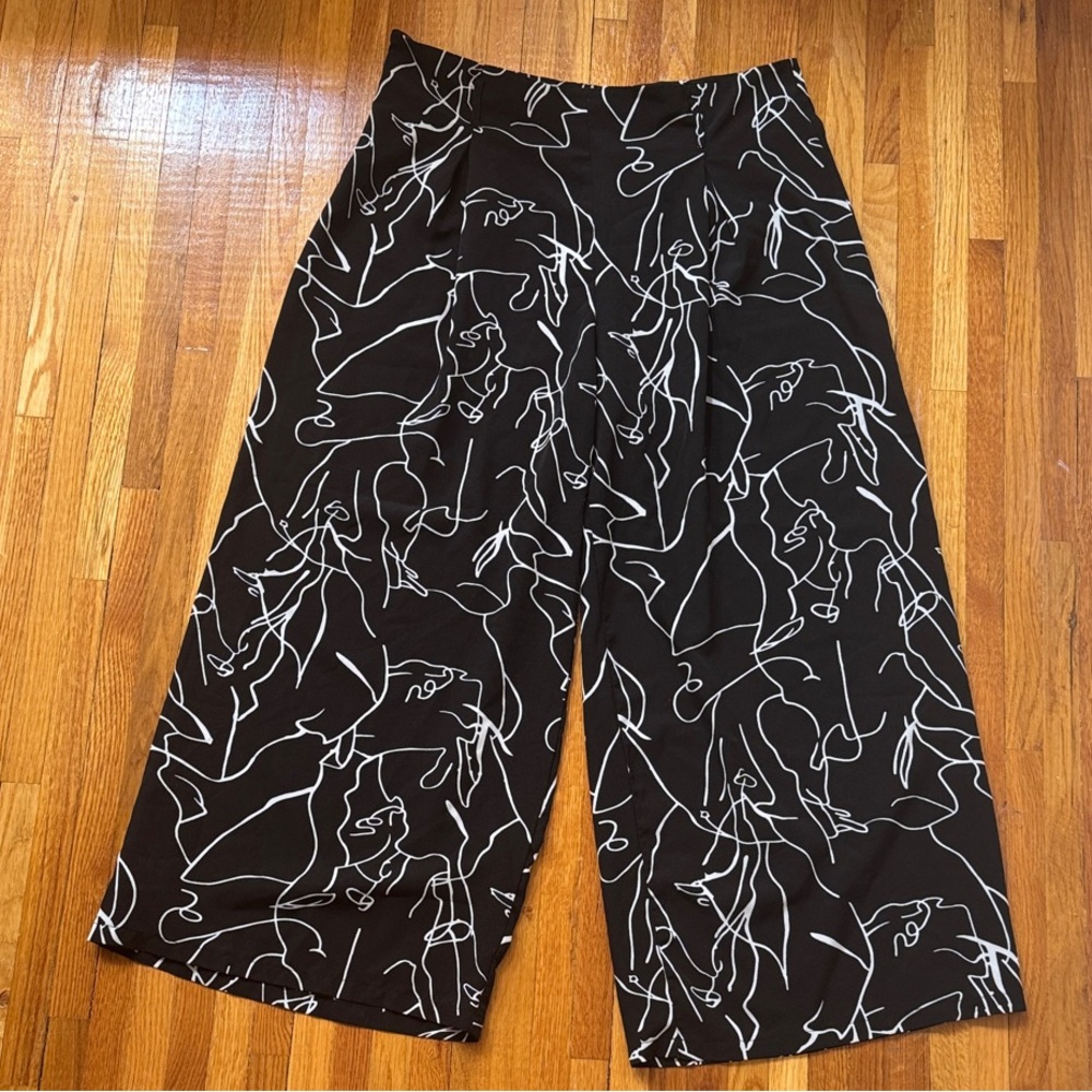 SHEIN Black Wide Leg Pants with White Abstract Line Design